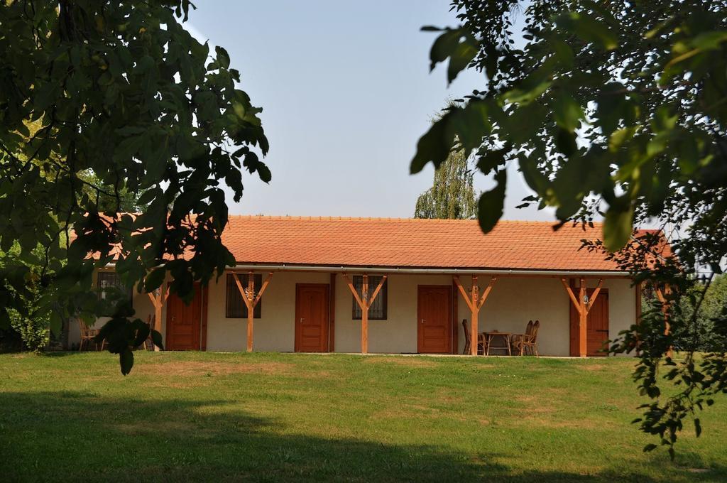 Gergely Tanya Hotel Garabonc Exterior photo